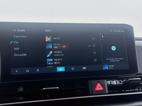 Used 2025 Kia Carnival FWD image 21