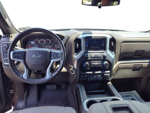 Used 2019 Chevrolet Silverado 1500 LT Trail Boss AWD/4WD image 11