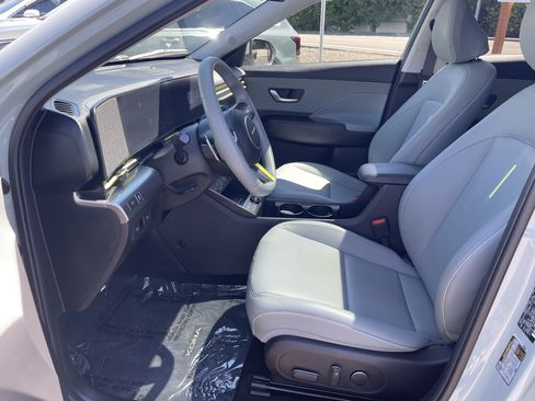 Certified 2024 Hyundai Kona Limited FWD image 11