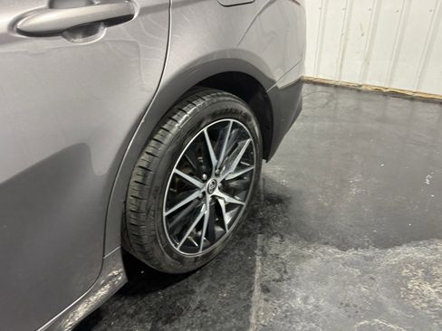 Used 2022 Toyota Camry SE image 8