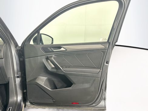 Used 2022 Volkswagen Tiguan SE R-Line FWD image 32