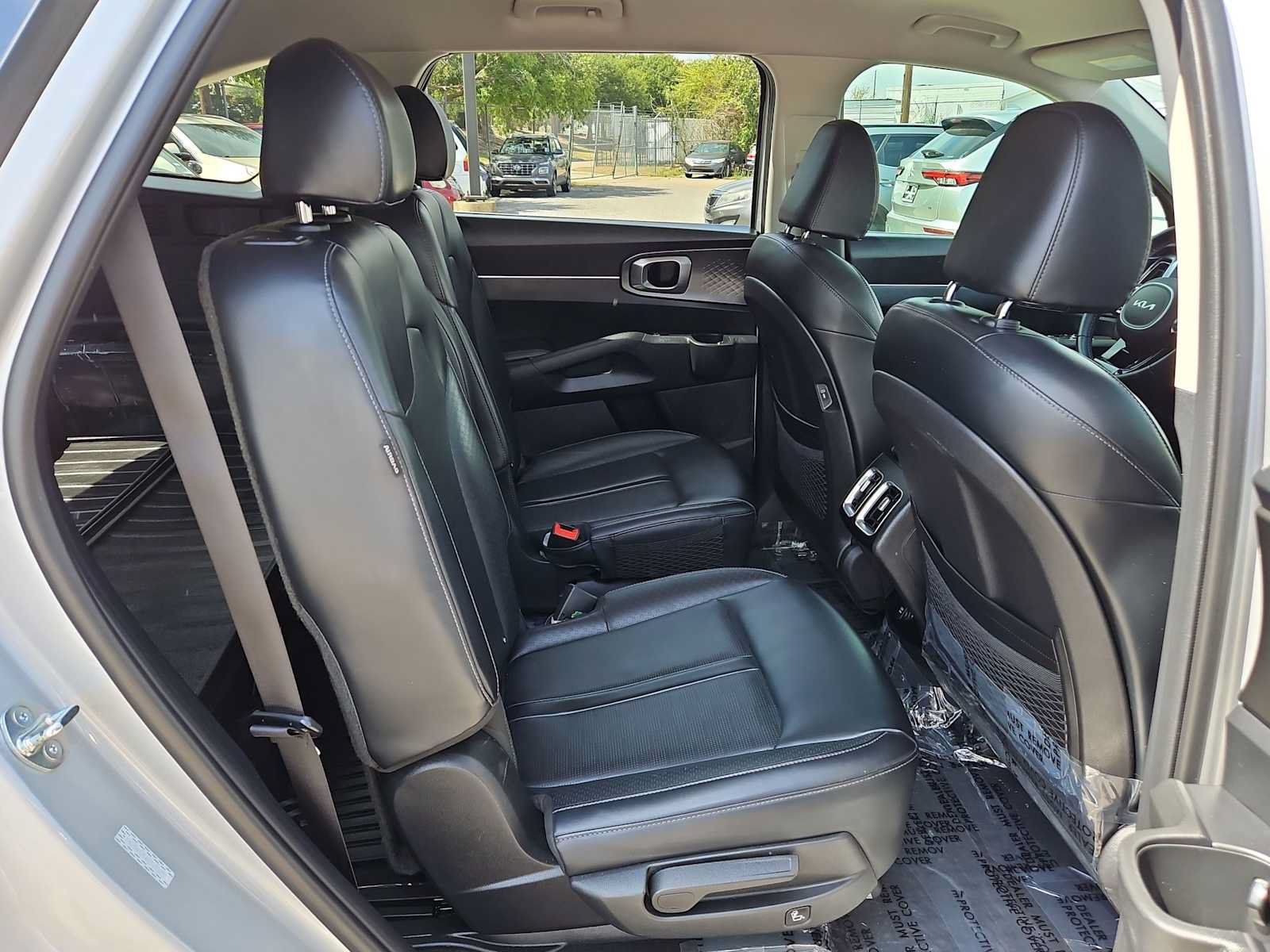 Used 2025 Kia Sorento EX AWD/4WD image 17