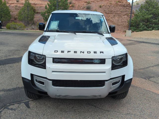 Used 2025 Land Rover Defender 110 S AWD/4WD image 2