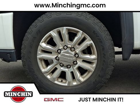 Used 2020 GMC Sierra 2500 Denali w/ Denali Ultimate Package AWD/4WD image 8
