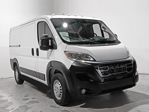 Used 2025 RAM ProMaster 2500 w/ U-Haul Equipment Group FWD image 29