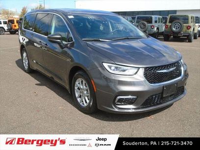 Certified 2023 Chrysler Pacifica Touring-L