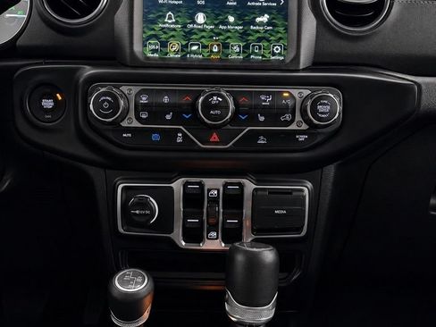 Used 2023 Jeep Wrangler Unlimited Sahara w/ Cold Weather Group AWD/4WD image 28