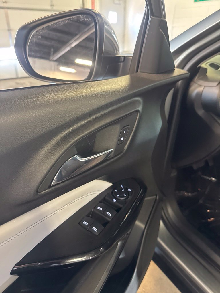 Used 2024 Chevrolet Trax LT w/ Driver Confidence Package FWD image 11