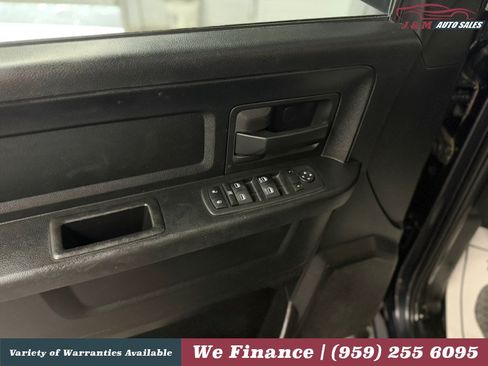 Used 2018 RAM 1500 Express AWD/4WD image 31