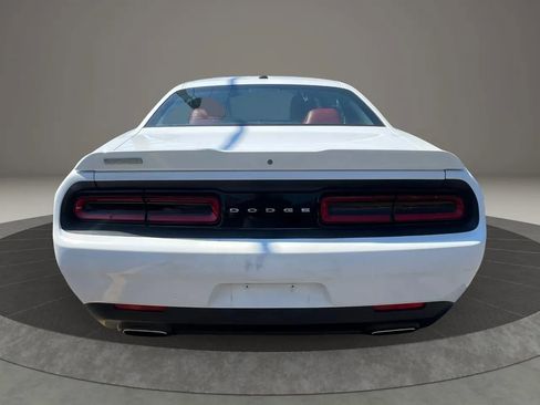 Used 2018 Dodge Challenger SXT RWD image 6