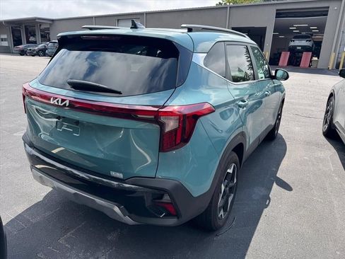 Certified 2026 Kia Seltos EX FWD image 5