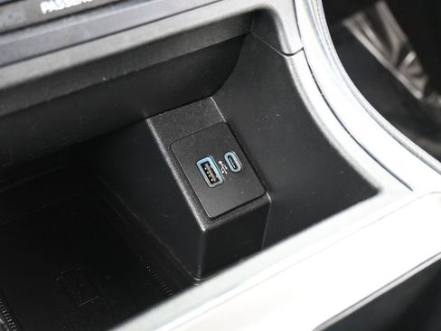 Used 2022 Ford Edge Titanium image 27