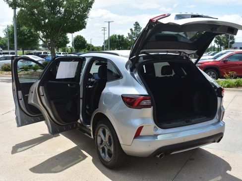 Used 2024 Ford Escape ST-Line w/ Tech Pack #1 AWD/4WD image 17