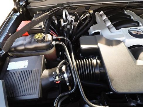 Used 2019 Cadillac Escalade Luxury image 32