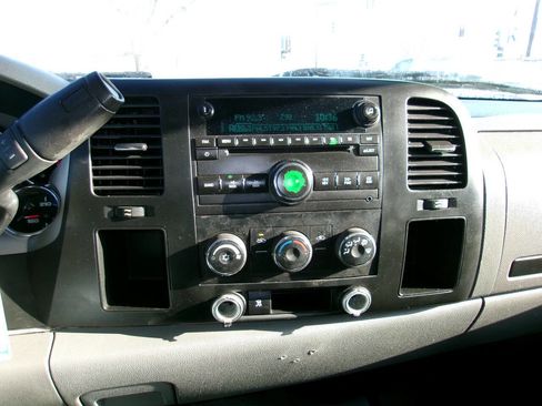 Used 2011 Chevrolet Silverado 2500 W/T image 17