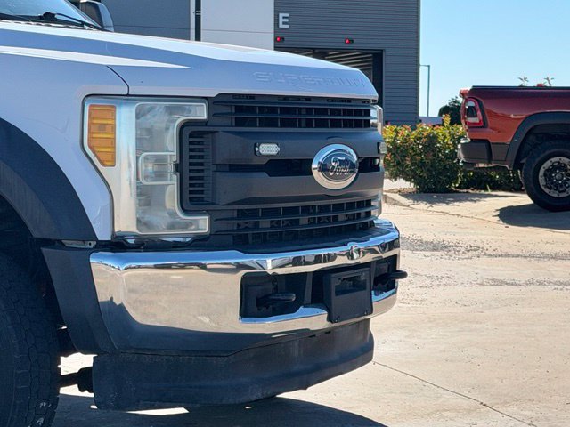 Used 2019 Ford F550 2WD Regular Cab Super Duty image 5