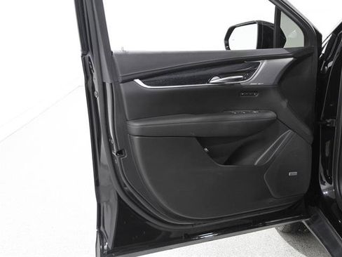 Certified 2023 Cadillac XT5 Premium Luxury image 4