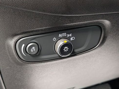 Certified 2024 Chevrolet Equinox LT w/ LPO, Floor Liner Package image 16