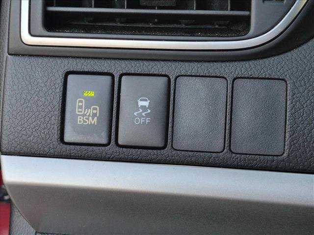 Used 2015 Toyota Camry XSE FWD image 13