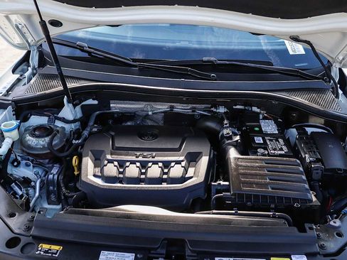 Used 2018 Volkswagen Tiguan SEL image 29