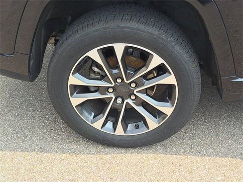 Used 2022 Jeep Grand Cherokee Overland w/ Luxury Tech Group IV image 5