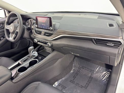 Used 2023 Nissan Altima 2.5 SV image 13