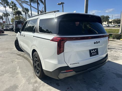 New 2026 Kia Carnival SX Prestige FWD image 6