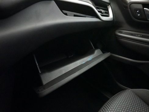 Used 2023 GMC Terrain SLE w/ Driver Convenience Package image 30