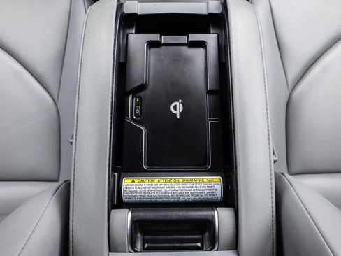 Used 2020 Toyota Highlander XLE image 13