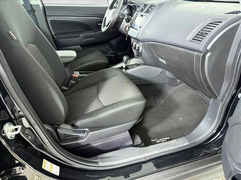 Used 2025 Mitsubishi Outlander Sport AWD image 13