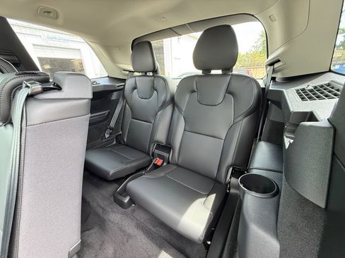 Used 2025 Volvo XC90 B5 Core AWD/4WD image 22