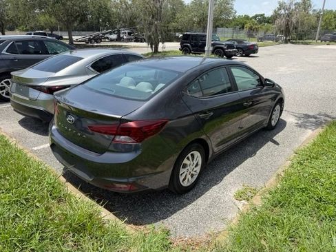 Used 2020 Hyundai Elantra SE FWD image 8