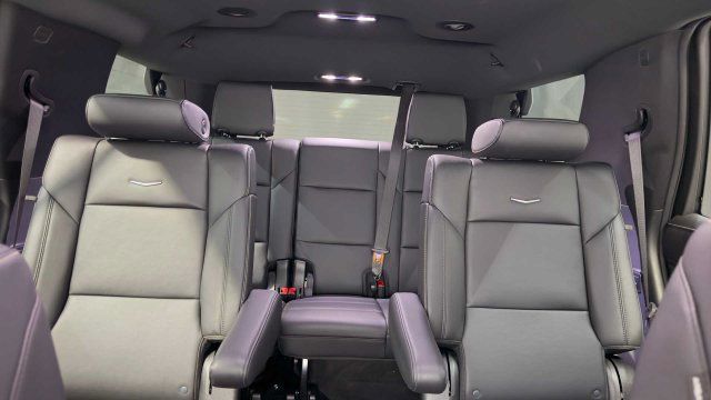 Used 2024 Cadillac Escalade Luxury RWD image 26
