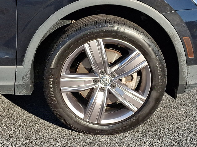 Used 2021 Volkswagen Tiguan SEL AWD/4WD image 11