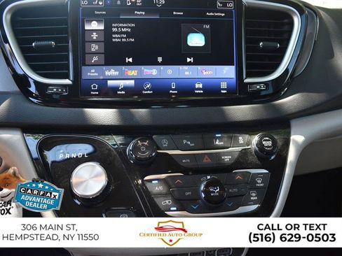 Used 2024 Chrysler Pacifica Touring-L FWD image 16