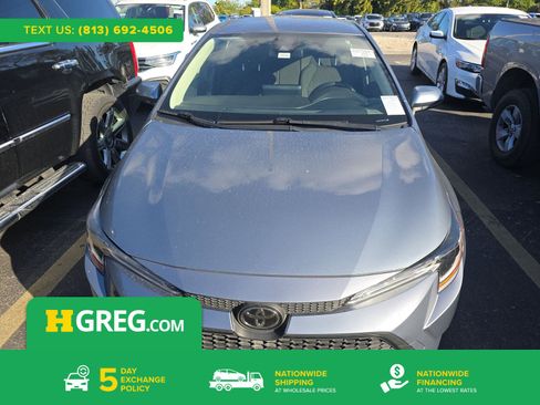 Used 2022 Toyota Corolla LE image 1