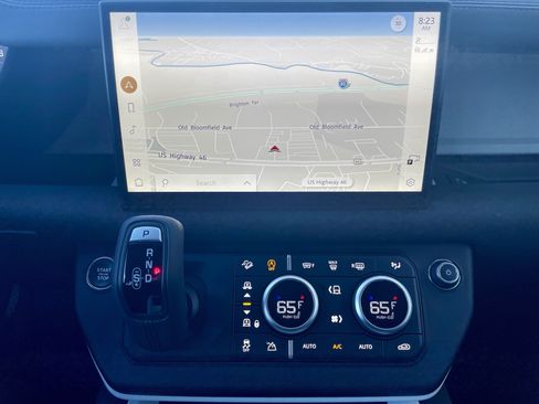 Certified 2025 Land Rover Defender 110 S AWD/4WD image 27