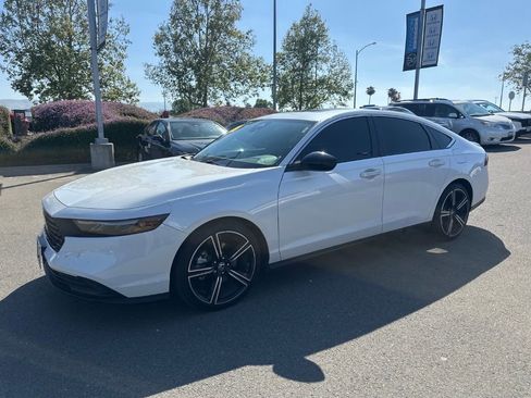 Used 2024 Honda Accord Sport image 5