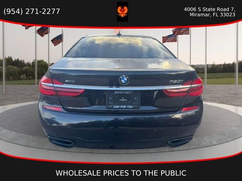 Used 2019 BMW 750i xDrive w/ Executive Package image 2