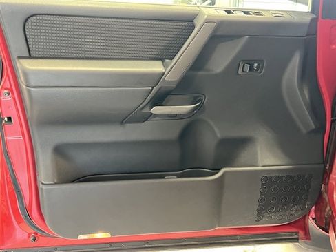 Used 2012 Nissan Titan SV w/ SV Value Truck Pkg image 8