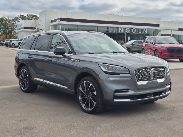 Used 2024 Lincoln Aviator Reserve w/ Equipment Group 201A AWD/4WD image 7