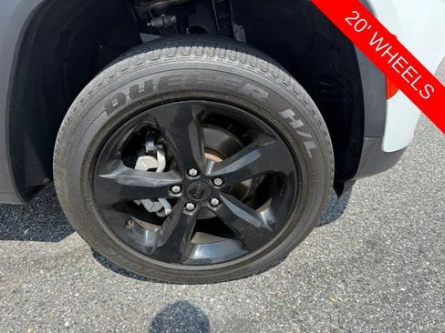 Used 2023 Jeep Grand Cherokee Altitude AWD/4WD image 37