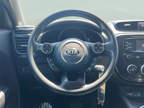 Used 2016 Kia Soul w/ Convenience Package FWD image 9