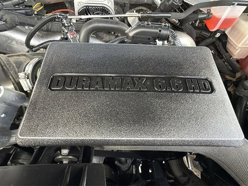 Used 2024 Chevrolet Silverado 2500 LT image 36