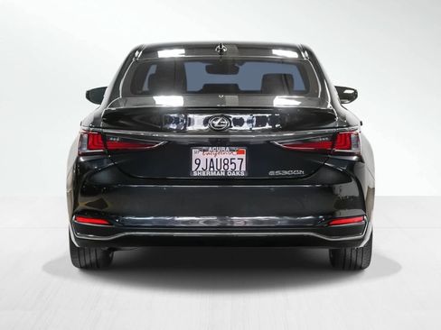Used 2024 Lexus ES 300h image 3