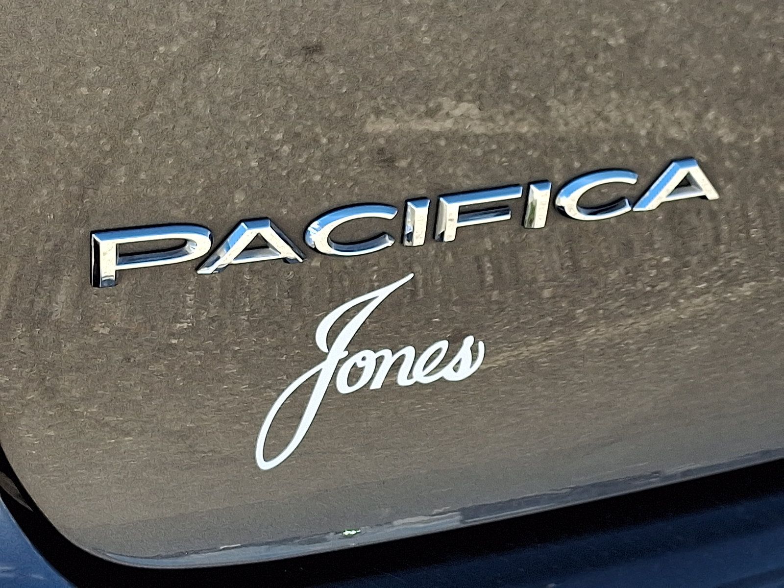 Used 2018 Chrysler Pacifica Limited FWD image 34