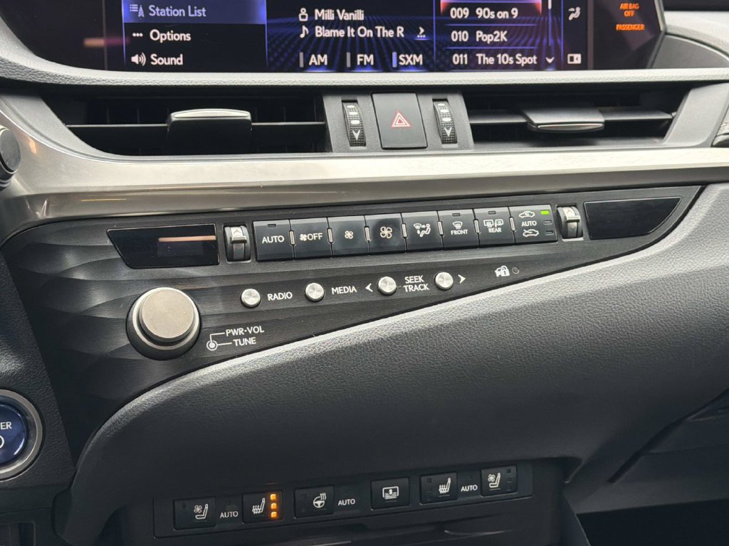 Used 2021 Lexus ES 300h w/ Accessory Package FWD image 11