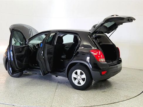 Used 2020 Chevrolet Trax LS w/ Tint and Cruise Package FWD image 11