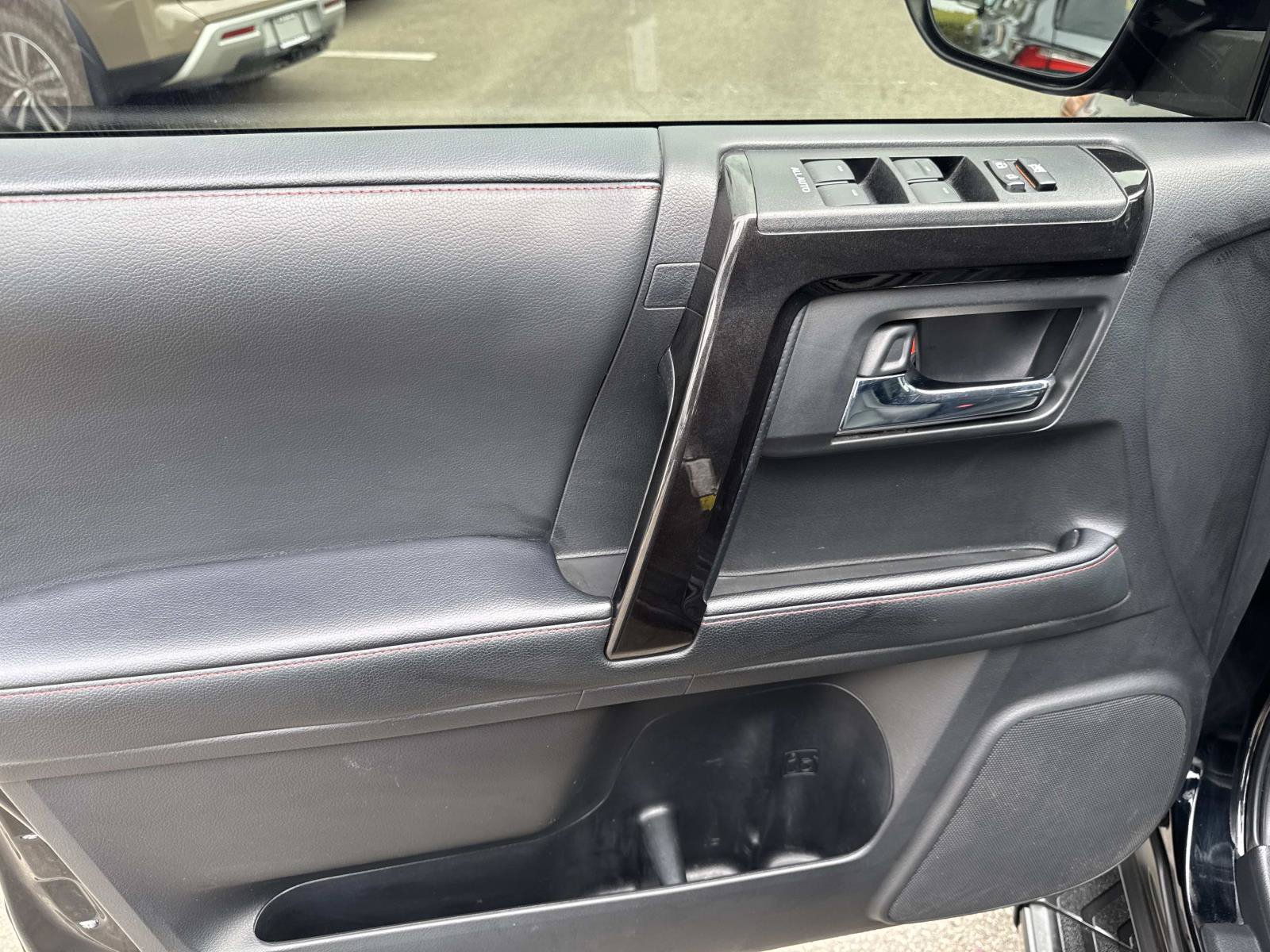 Used 2021 Toyota 4Runner Venture AWD/4WD image 15