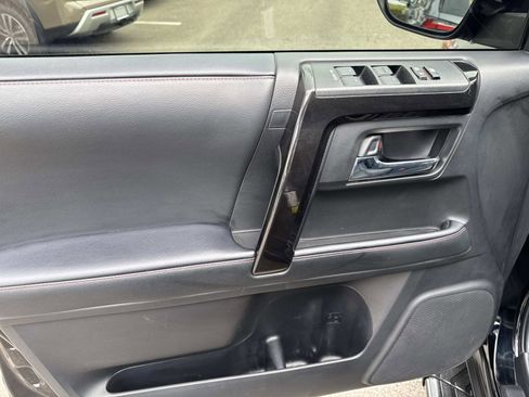 Used 2021 Toyota 4Runner Venture AWD/4WD image 15